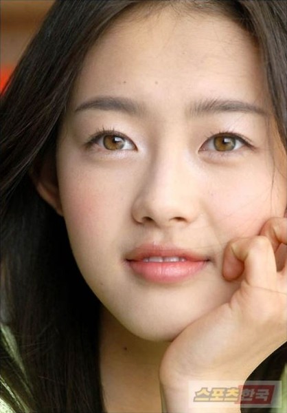 Nữ diễn viên hàng đầu Hàn Quốc sở hữu đôi mắt hiếm đặc biệt
