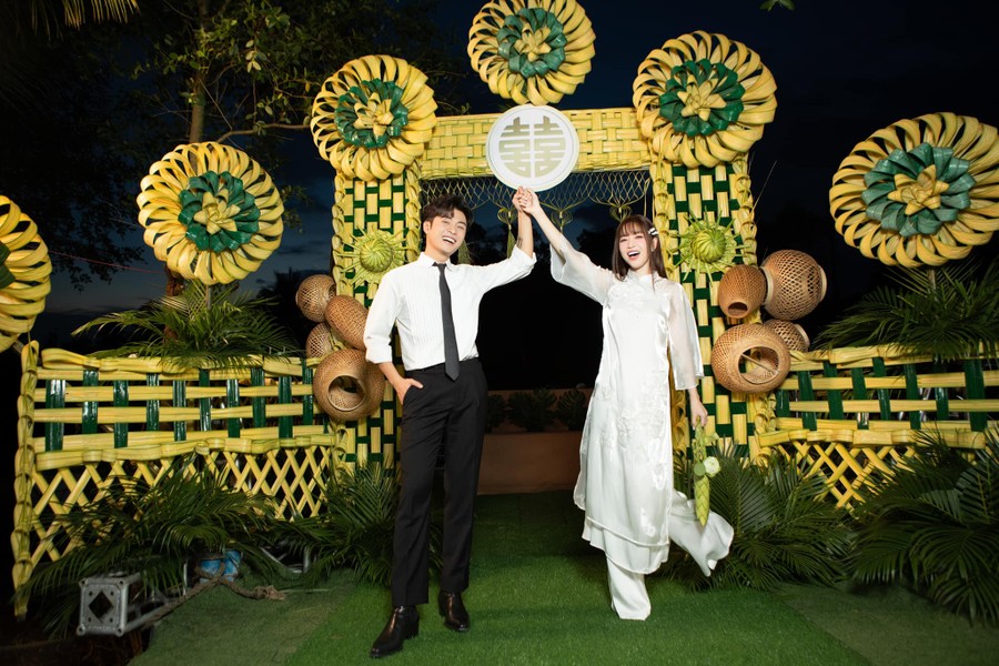 Puka và Gin Tuấn Kiệt tiếp tục tung loạt ảnh cưới gây 'sốt'