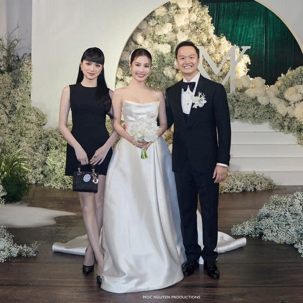 Hoa hậu Mai Phương Thúy cùng dàn sao Việt đình đám dự tiệc cưới Diễm My 9X
