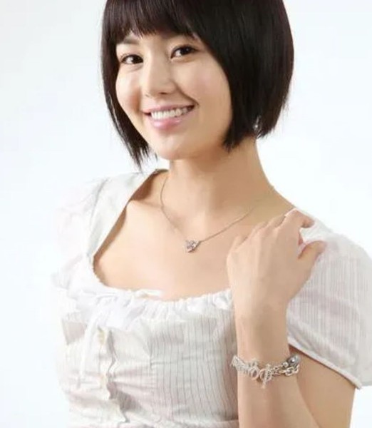 Ngỡ ngàng gương mặt xinh đẹp 'búng ra sữa' của nữ diễn viên U40 Hàn Quốc