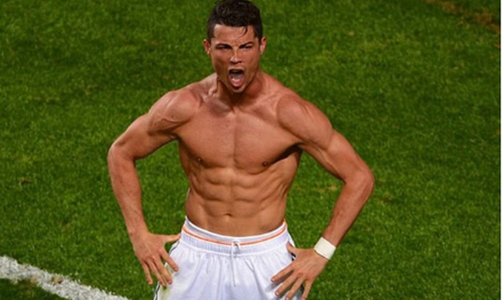 Ngỡ ngàng thân hình cơ bắp như Lý Tiểu Long của C.Ronaldo