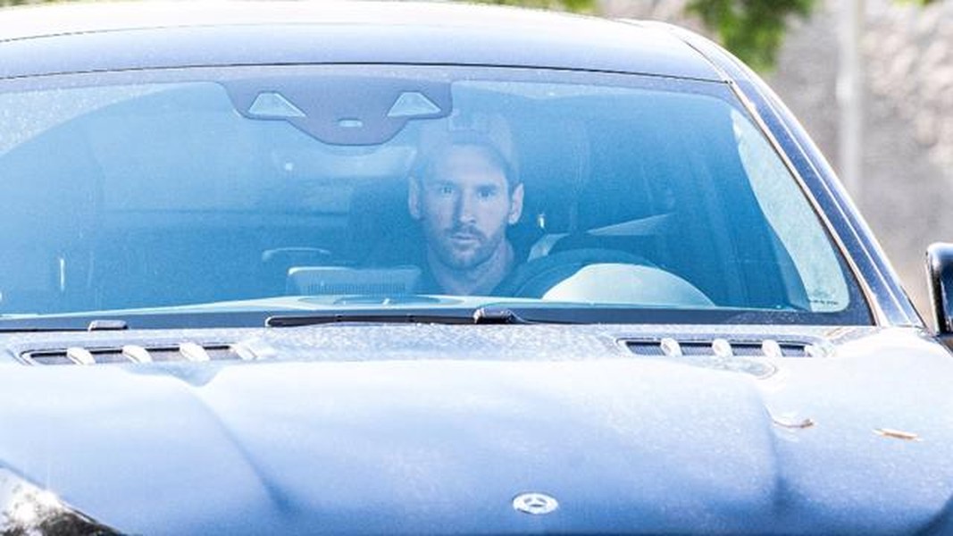Chiêm ngưỡng dàn siêu xe đẳng cấp của Messi