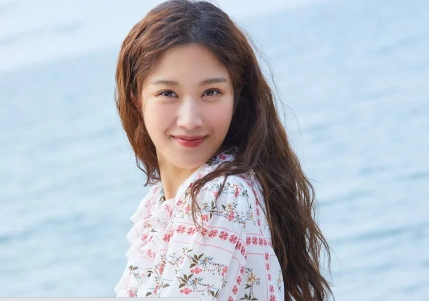 Nhan sắc tinh khôi của 'nàng thơ xứ Hàn' dính tin đồn kết hôn với Son Heung Min