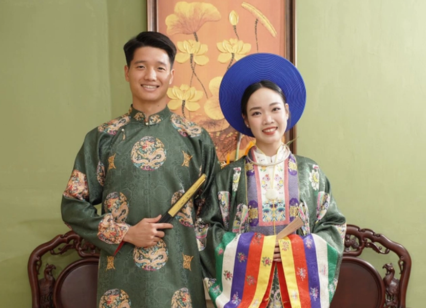 Thủ môn Phí Minh Long chuẩn bị kết hôn với cô giáo xinh đẹp