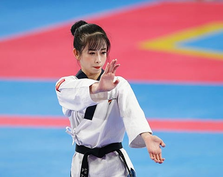 Chiêm ngưỡng vóc dáng tuyệt mỹ của 'hot girl’ Taekwondo Châu Tuyết Vân