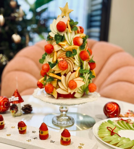 Trang trí bàn tiệc Giáng sinh từ rau củ quả siêu đáng yêu