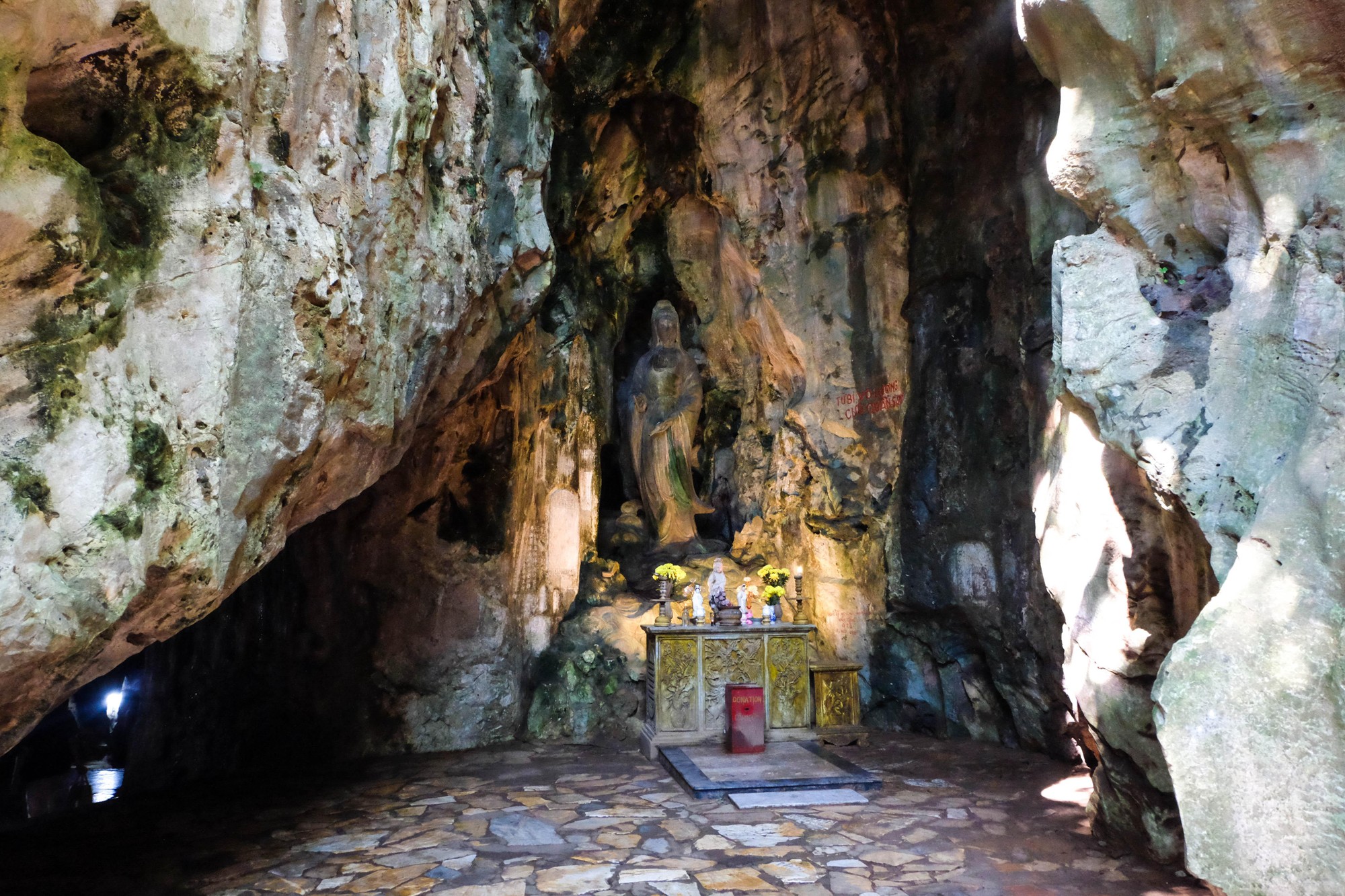 Cận cảnh Ma nhai trên núi Ngũ Hành Sơn vừa được UNESCO ghi nhận - Ảnh 1.