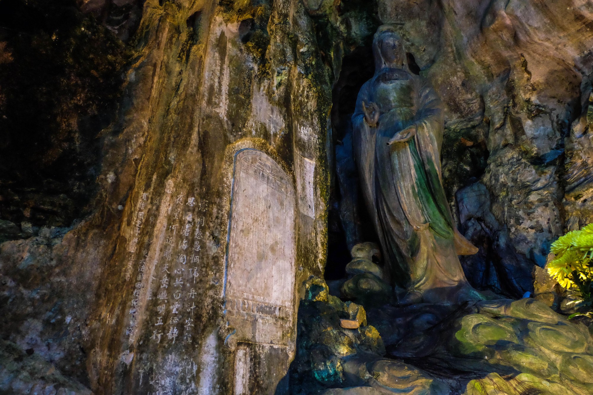 Cận cảnh Ma nhai trên núi Ngũ Hành Sơn vừa được UNESCO ghi nhận - Ảnh 2.