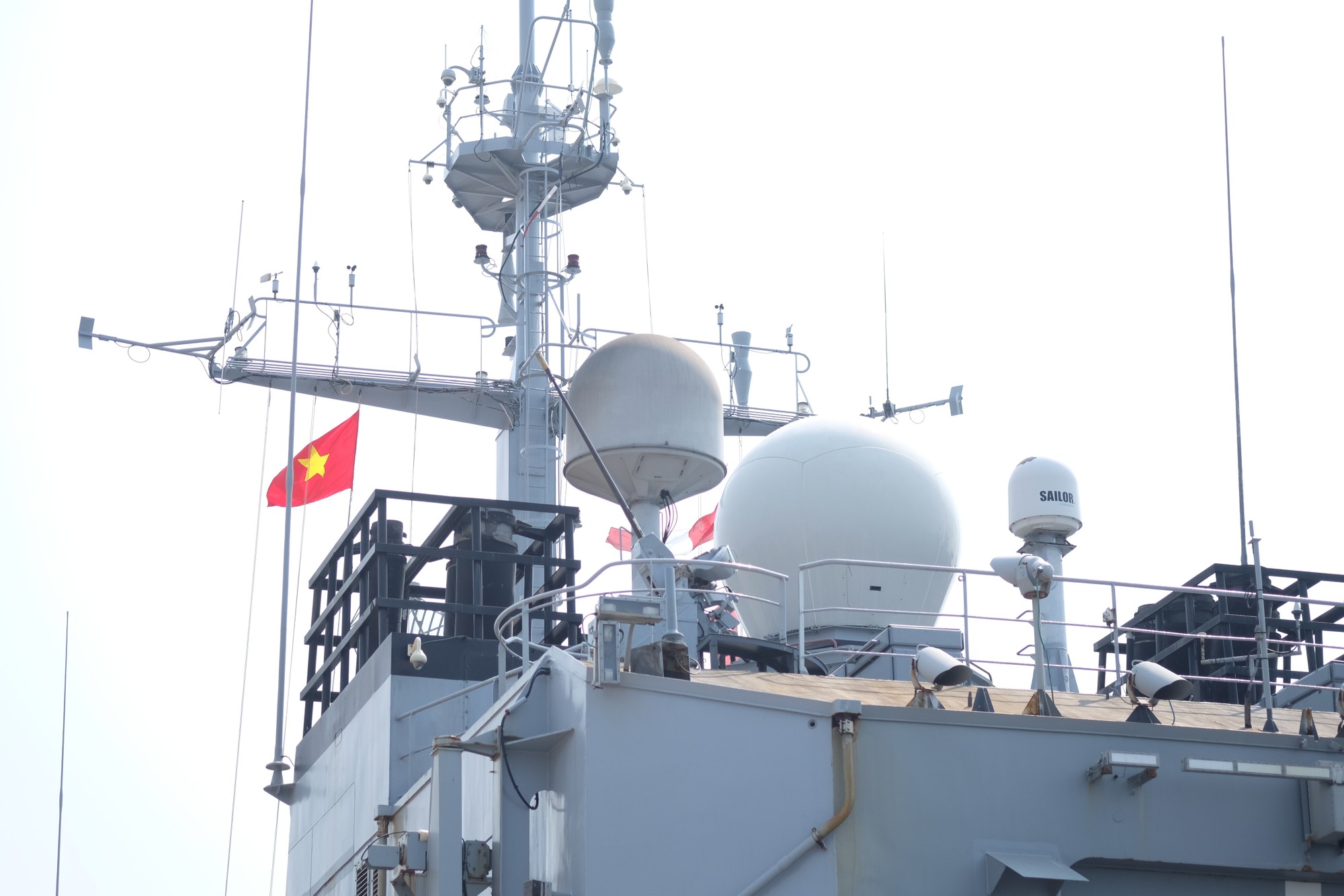 Tàu Vendemiaire khởi hành từ Noumea ngày 29/2 và thực hiện nhiệm vụ tuần tra trên biển, tương tác với lực lượng vũ trang các nước ASEAN và khu vực, gồm: Timor-Leste, Indonesia, Thái Lan, Philippines, Brunei và Australia.