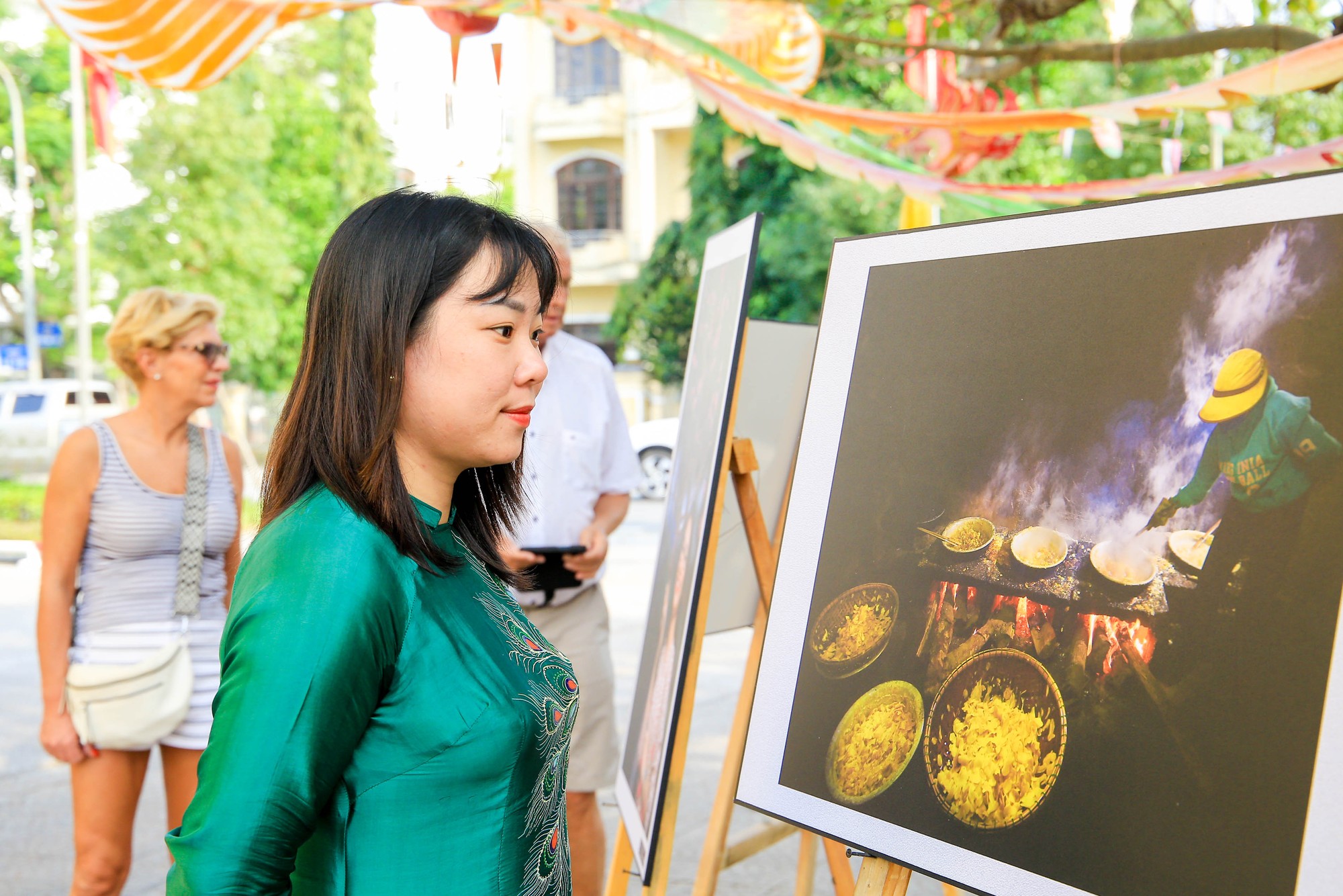 Qua góc nhìn của các nghệ sỹ nhiếp ảnh, sẽ đem đến cho người dân và du khách những hình ảnh đẹp về những hoạt động vui Xuân đón Tết, hoạt động lễ hội.