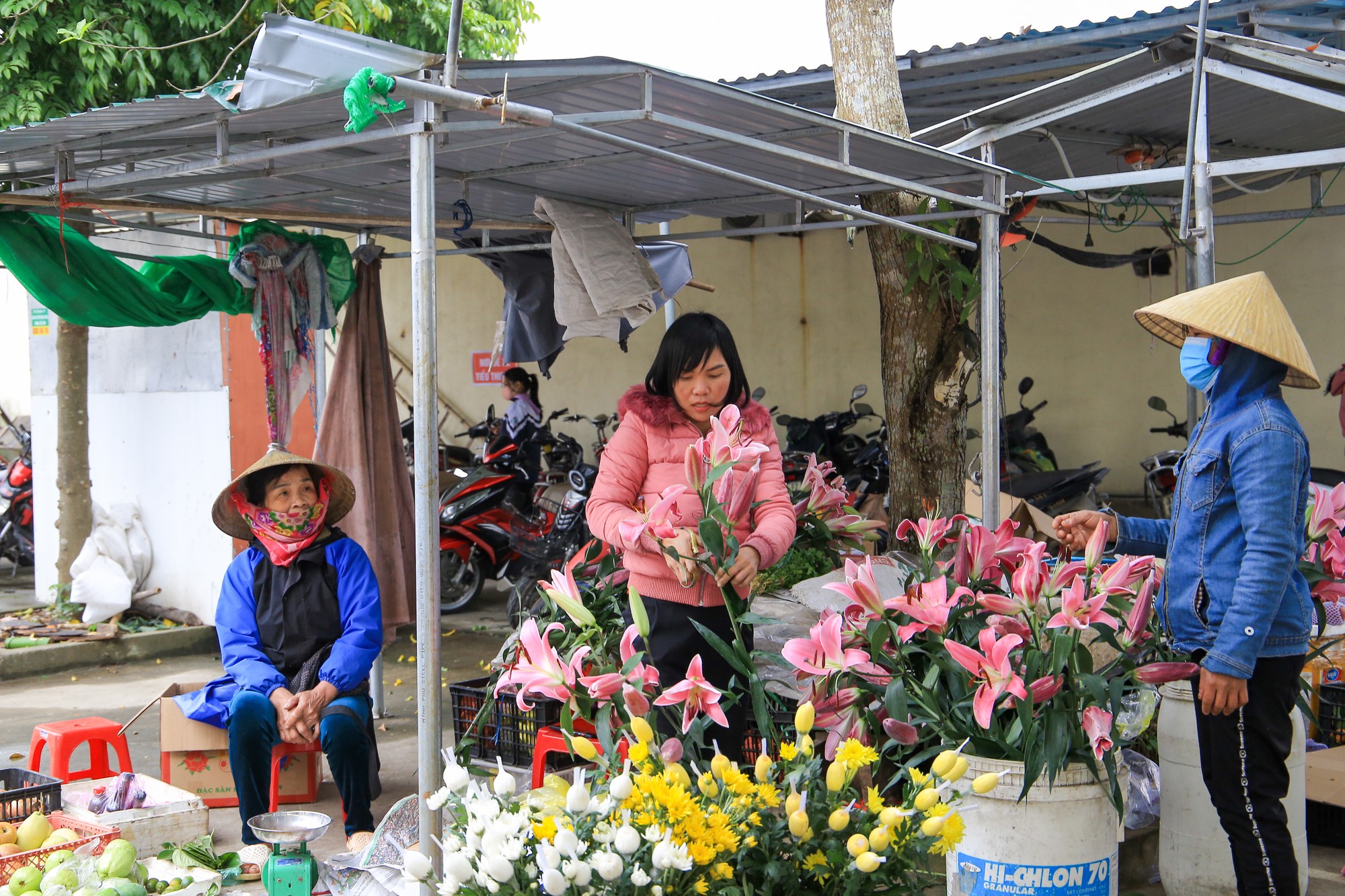 Đây là chợ Tảo – tên gọi có từ lâu đời, mang đậm nét văn hóa truyền thống và rất thân thuộc với người dân nơi đây.