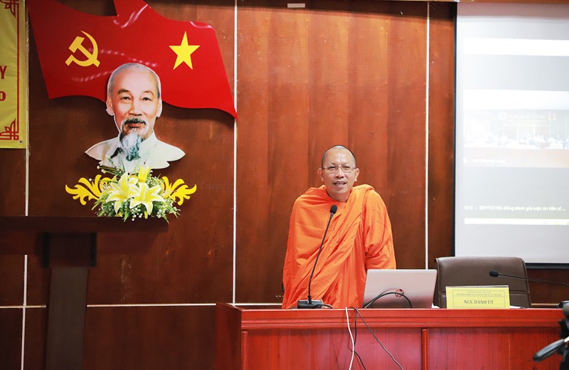 Nhà sư Khmer bảo vệ thành công luận án Tiến sĩ