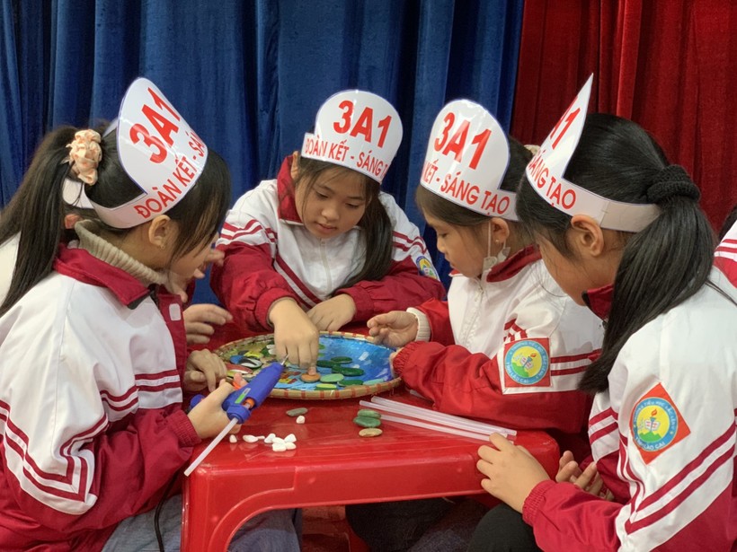 Học sinh Lào Cai vui với Ngày hội sáng tạo Lego và STEM ảnh 1