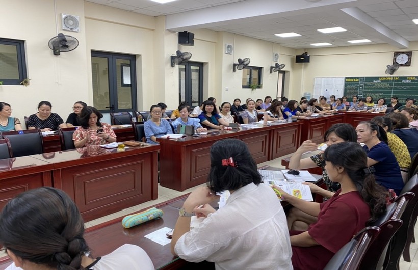 Hà Nội: Bồi dưỡng dạy SGK lớp 1 mới cho hơn 200 giáo viên quận Ba Đình