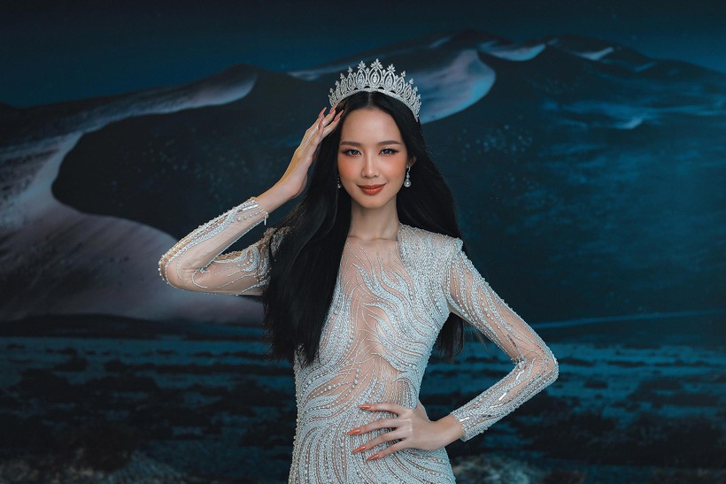 Á hậu Bảo Ngọc nhận sash tại Miss Intercontinental 2022