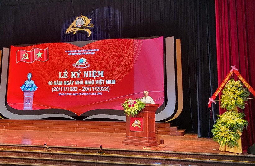 Quảng Bình long trọng tổ chức Lễ kỷ niệm 40 năm ngày Nhà giáo Việt Nam ảnh 9