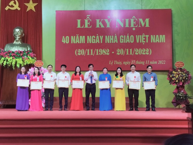 Các đơn vị long trọng tổ chức Lễ kỷ niệm 40 năm ngày Nhà giáo Việt Nam ảnh 1
