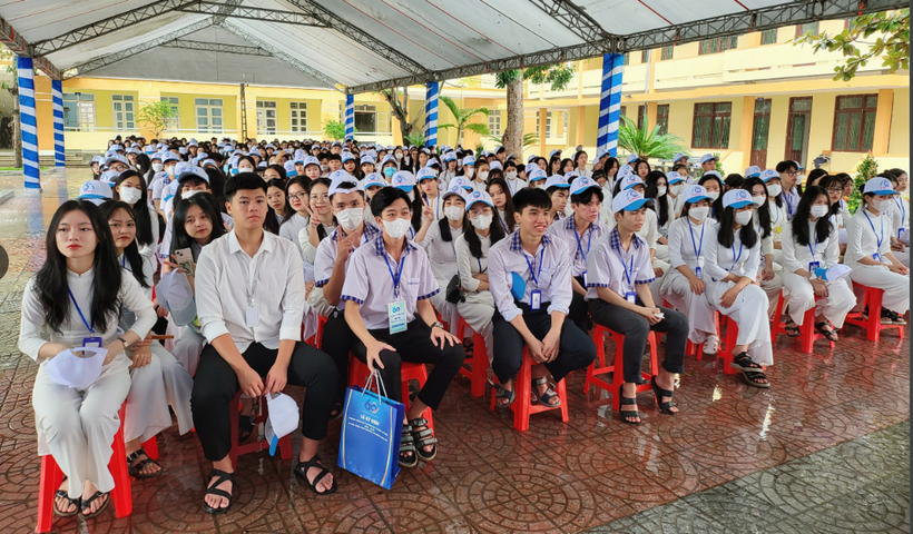Trường THPT Lương Thế Vinh (Quảng Bình) đón nhận Huân chương Lao động hạng Nhì ảnh 8