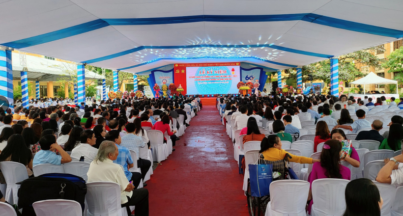 Trường THPT Lương Thế Vinh (Quảng Bình) đón nhận Huân chương Lao động hạng Nhì ảnh 1