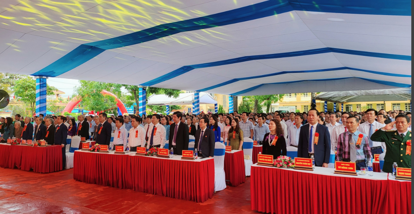 Trường THPT Lương Thế Vinh (Quảng Bình) đón nhận Huân chương Lao động hạng Nhì ảnh 3