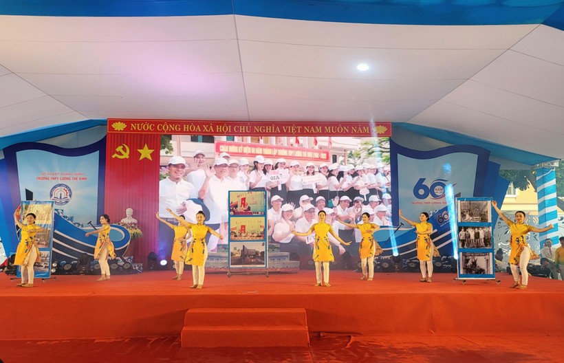 Trường THPT Lương Thế Vinh (Quảng Bình) đón nhận Huân chương Lao động hạng Nhì ảnh 21