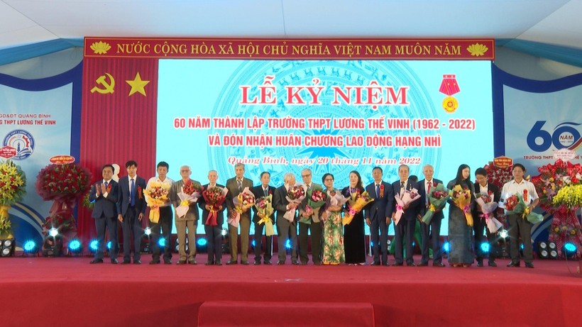 Trường THPT Lương Thế Vinh (Quảng Bình) đón nhận Huân chương Lao động hạng Nhì ảnh 9