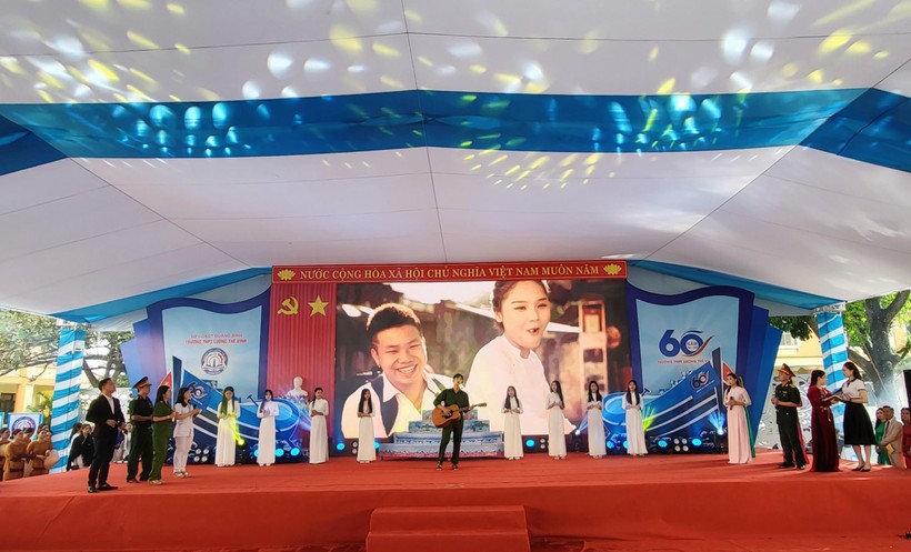 Trường THPT Lương Thế Vinh (Quảng Bình) đón nhận Huân chương Lao động hạng Nhì ảnh 20