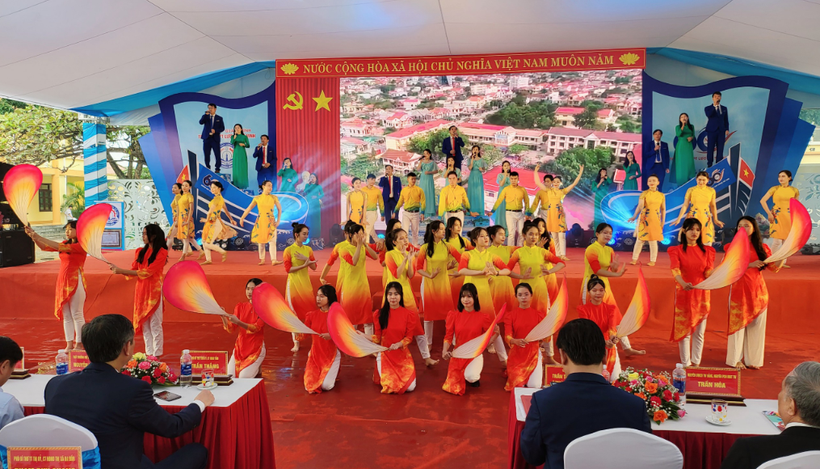 Trường THPT Lương Thế Vinh (Quảng Bình) đón nhận Huân chương Lao động hạng Nhì ảnh 17