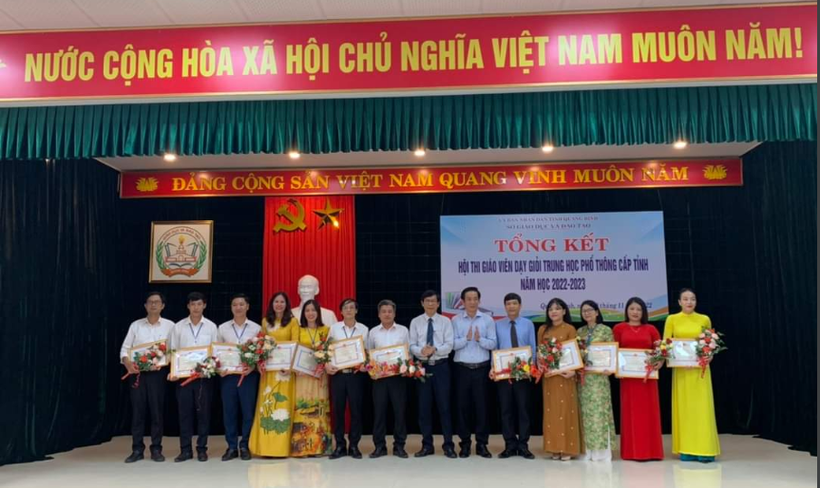 Hơn 60 giáo viên đoạt giải tại Hội thi giáo viên dạy giỏi THPT tỉnh Quảng Bình ảnh 1