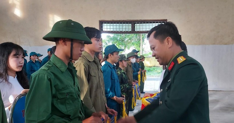 Gần 200 học sinh tham gia Hội thao Giáo dục Quốc phòng - An ninh tỉnh Quảng Bình ảnh 1