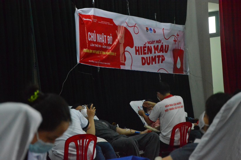 Đông đảo sinh viên Đà Nẵng tham gia Ngày hội hiến máu ảnh 3