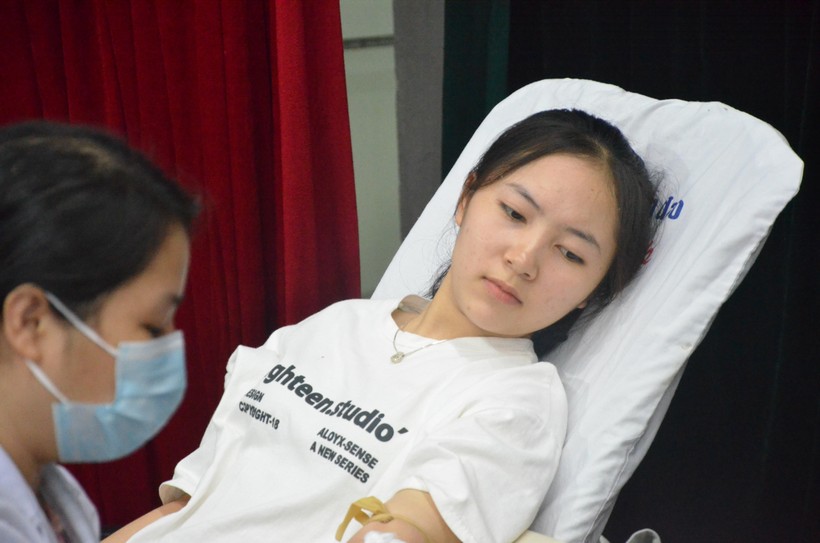 Đông đảo sinh viên Đà Nẵng tham gia Ngày hội hiến máu ảnh 1
