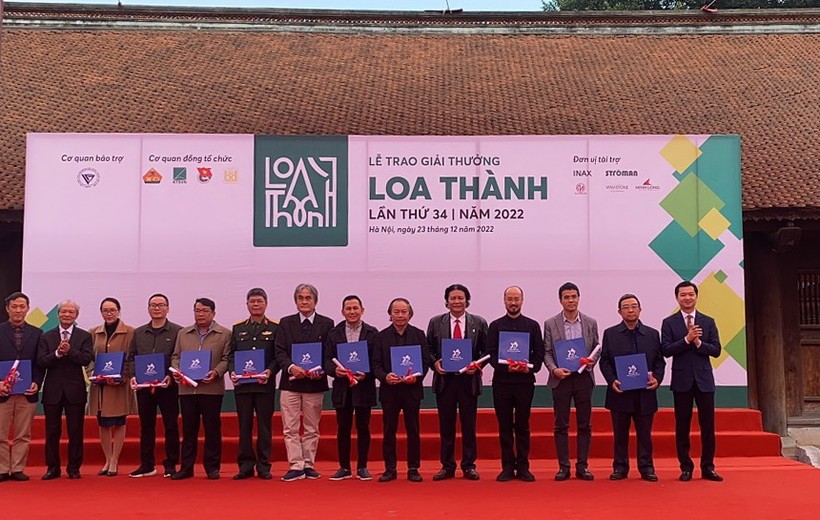2 sinh viên Trường ĐH Sư phạm KT Đà Nẵng nhận giải Nhì Giải thưởng Loa Thành ảnh 3