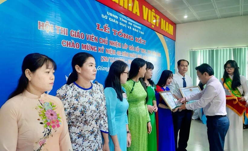 An Giang công nhận 112 giáo viên THCS, THPT chủ nhiệm lớp giỏi ảnh 1
