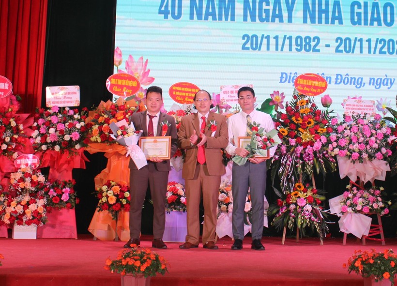 Khen thưởng 21 tập thể, cá nhân ở huyện vùng cao Điện Biên Đông ảnh 1