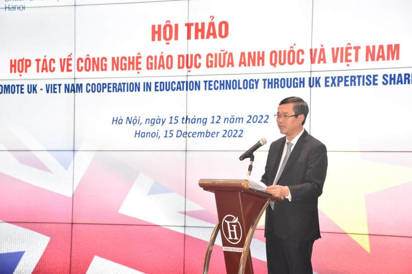 Thứ trưởng Nguyễn Văn Phúc phát biểu tại hội thảo.
