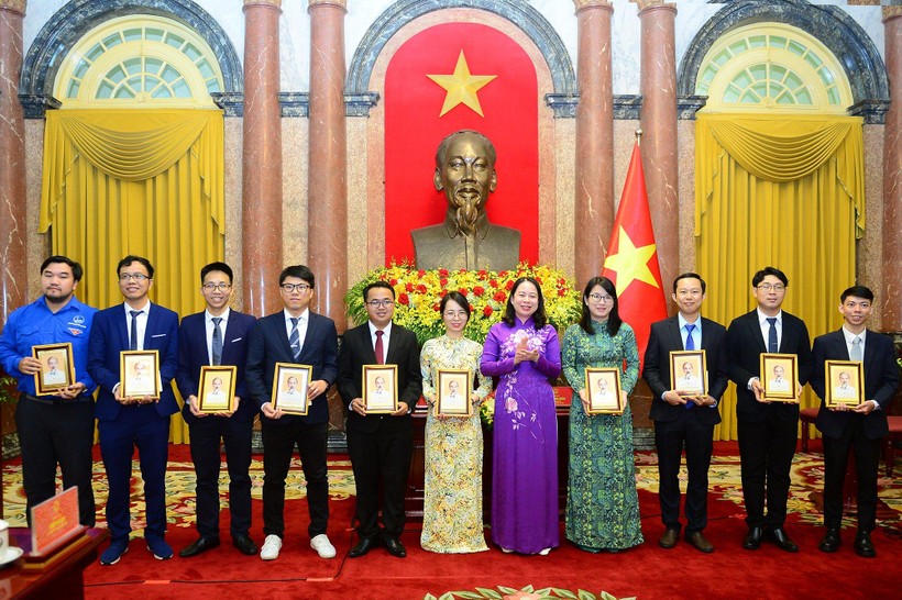 Phó Chủ tịch nước Võ Thị Ánh Xuân gặp mặt 30 tài năng trẻ ảnh 5