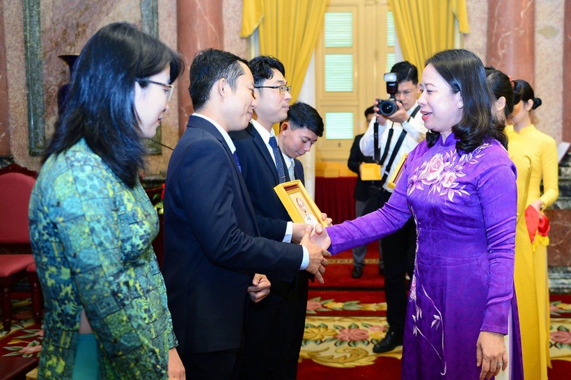 Phó Chủ tịch nước Võ Thị Ánh Xuân gặp mặt 30 tài năng trẻ ảnh 3