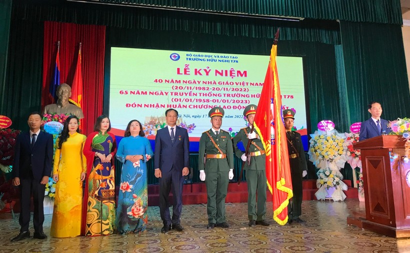 Trường Hữu nghị T78 kỷ niệm Ngày nhà giáo Việt Nam và 65 năm Ngày truyền thống ảnh 3