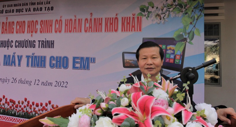 Đắk Lắk trao tặng 14.000 máy tính bảng cho học sinh khó khăn ảnh 4
