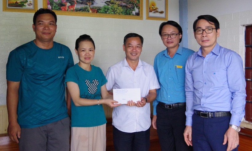 Công đoàn Giáo dục Quảng Trị thăm, tặng quà nhà giáo mắc bệnh hiểm nghèo ảnh 3