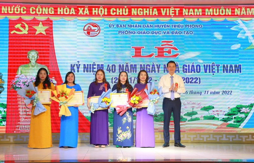 Ngành giáo dục Triệu Phong kỷ niệm 40 năm ngày Nhà giáo Việt Nam ảnh 1