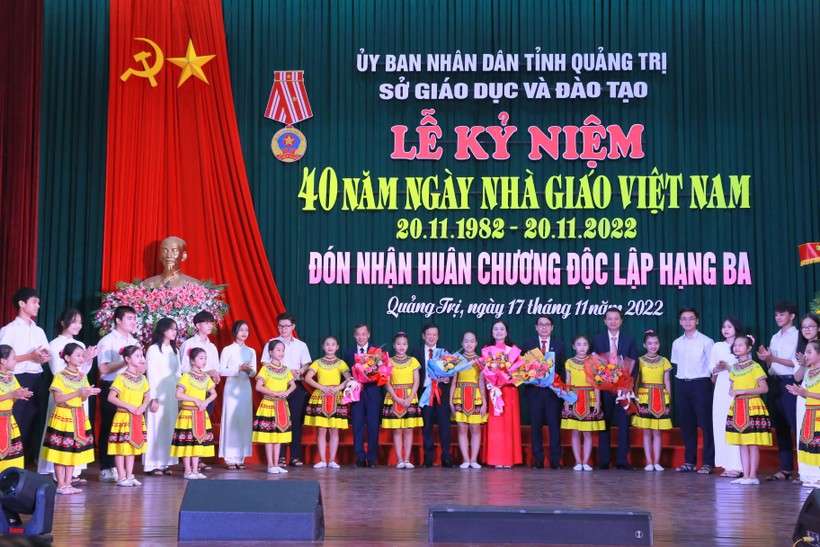 Ngành Giáo dục Quảng Trị đón nhận Huân chương Độc lập hạng Ba ảnh 3