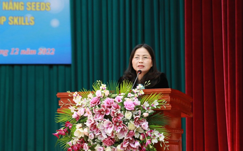 Trao hơn 750 triệu đồng đến học sinh nghèo hiếu học Quảng Trị ảnh 3
