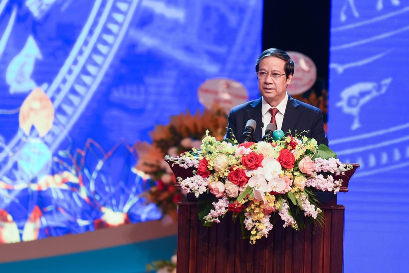 Bộ trưởng Bộ GD&ĐT Nguyễn Kim Sơn phát biểu tại buổi lễ.