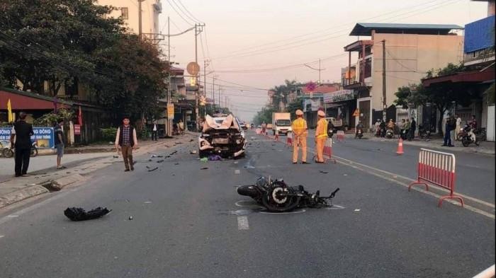 Hiện trường vụ tai nạn khiến 2 người chết trên quốc lộ 18A ở Quảng Ninh.