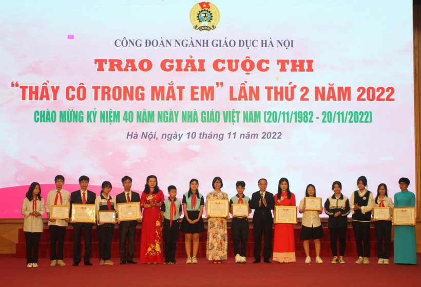 Hà Nội trao giải cuộc thi Thầy cô trong mắt em năm 2022 ảnh 1