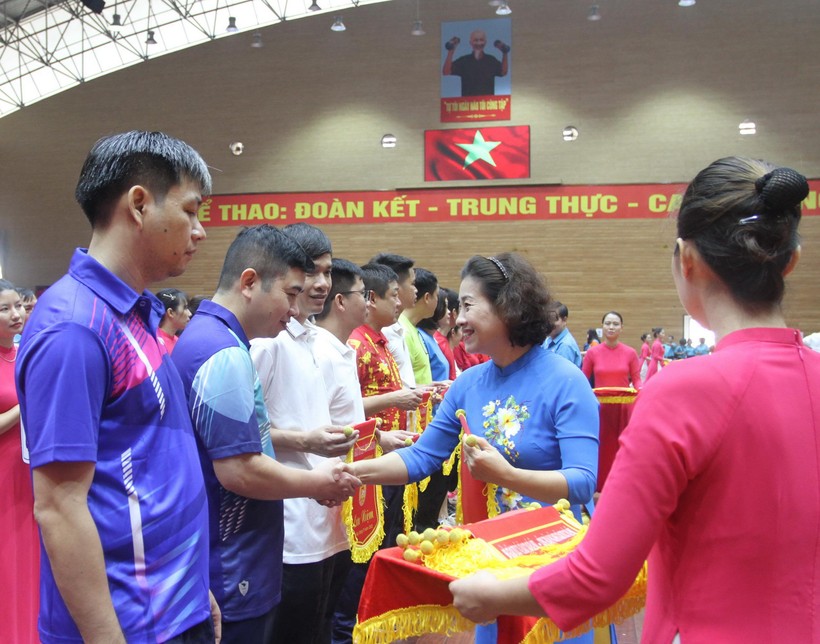 Hà Nội tổ chức giải thể thao ngành giáo dục mừng Ngày Nhà giáo Việt Nam ảnh 2