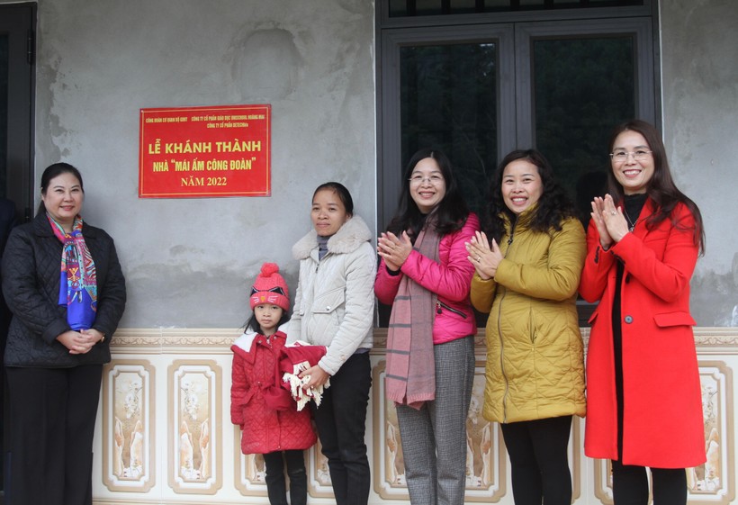 Trao nhà 'mái ấm công đoàn'cho giáo viên khó khăn ở Lạng Sơn ảnh 2
