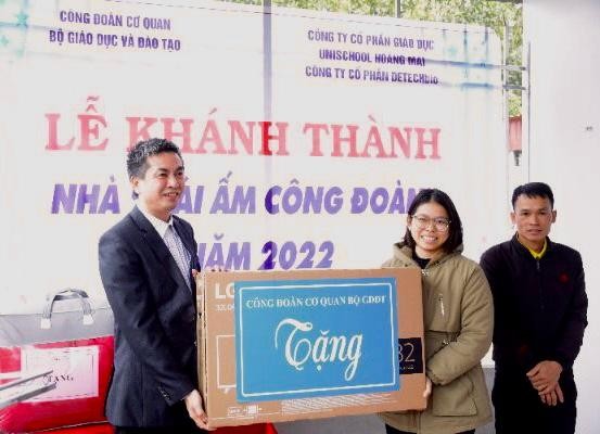 Trao nhà 'mái ấm công đoàn'cho giáo viên khó khăn ở Lạng Sơn ảnh 1